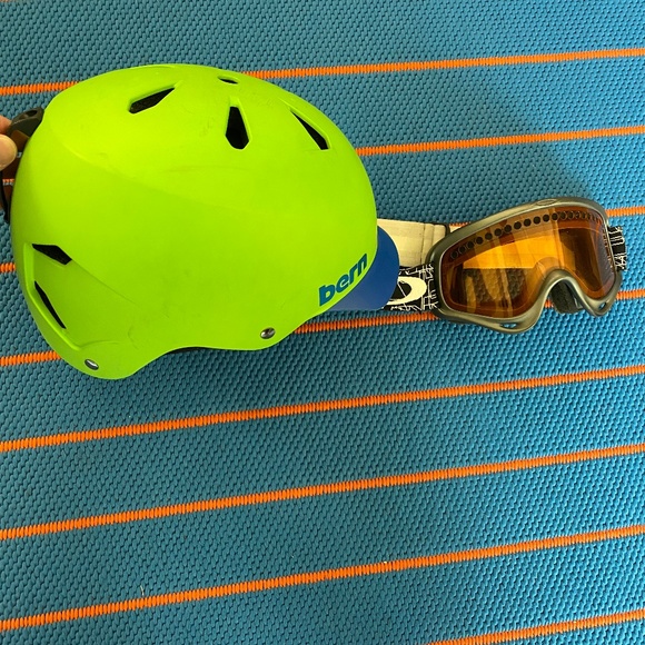 Oakley Other Mens Bern Ski Helmet And Oakley Ski Goggles Poshmark